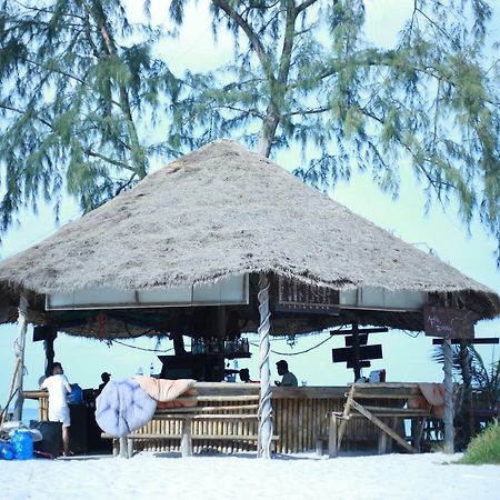 Tree Bar Hostel Ко Ронг Санлоем Екстериор снимка